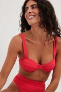 NA-KD Swimwear Prickig bikini-BH med kupa - Red