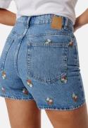 Pieces Pcsky HW Embroidery Shorts Light Blue Denim S