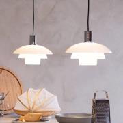 Dyberg Larsen Pendellampa Morph, opal, Ø 28 cm, glas