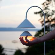 FRANDSEN LED-ackumlampa One, vit, Ø 9 cm, akryl