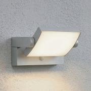 Lindby LED-utomhusvägglampa Sherin, grå, vinklingsbar, sensor