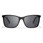 Chanel Fyrkantiga solglasögon Black, Dam