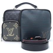 Louis Vuitton Vintage Pre-owned Tyg louis-vuitton-vskor Black, Dam