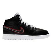 Nike Begränsad upplaga Air Jordan 1 Mid Black, Dam