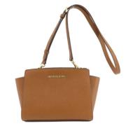 Michael Kors Pre-owned Pre-owned Plast axelremsvskor Brown, Dam