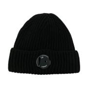 C.p. Company Svart Ull Ribbstickad Beanie med Enkel Linsdetalj Black, ...