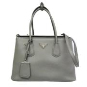 Prada Vintage Pre-owned Tyg prada-vskor Gray, Dam