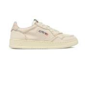 Autry Ivory Bomull Sneakers med Handgjord Tvättad Finish Beige, Dam