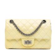 Chanel Vintage Pre-owned Laeder crossbodyvskor Yellow, Dam