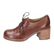 MOMA Eleganta pumps i vintage-läder Brown, Dam