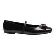 Salvatore Ferragamo Svart läderballerina med ikonisk rosett Black, Dam