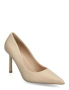 Classie Pump Beige Steve Madden