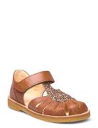 Sandals - Flat - Closed Toe - Brown ANGULUS