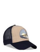 August Trucker Cap Beige Upfront