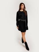 Michael Kors - Långärmade klänningar - Black - Mod Empire Chain Mini D...