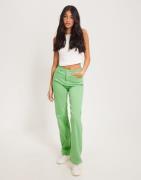 Pieces - Grön - Pcholly Hw Wide Jeans Colour Noos B