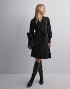 Neo Noir - Svart - Chanelle Dress