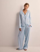 Bluebella - Blå - Sara Luxury Satin Long Pyjama Set