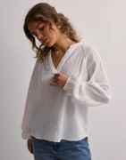 Only - Vit - Onlthyra Life Ls V-Neck Top Noos Wv