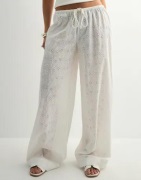 Nelly - Vit - Pull On Broderie Anglais Pants