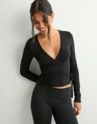 Nelly - Svart - Tie Wrap Soft Top