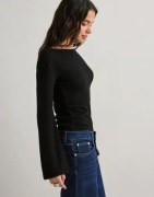 Nelly - Svart - Gorgeous Wide Sleeve Sweater