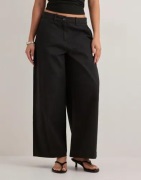 Vero Moda - Svart - Awvana Mw Wide Ankle Pant Noos