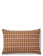 Hector 40X60 Cm Home Textiles Cushions & Blankets Cushions Red Complim...