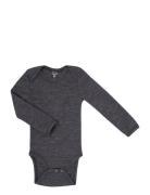 Smallstuff Body Ls, Dark Grey Drop Needle, Merino Wool Grå