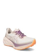 Asics Novablast 4 Tr Beige